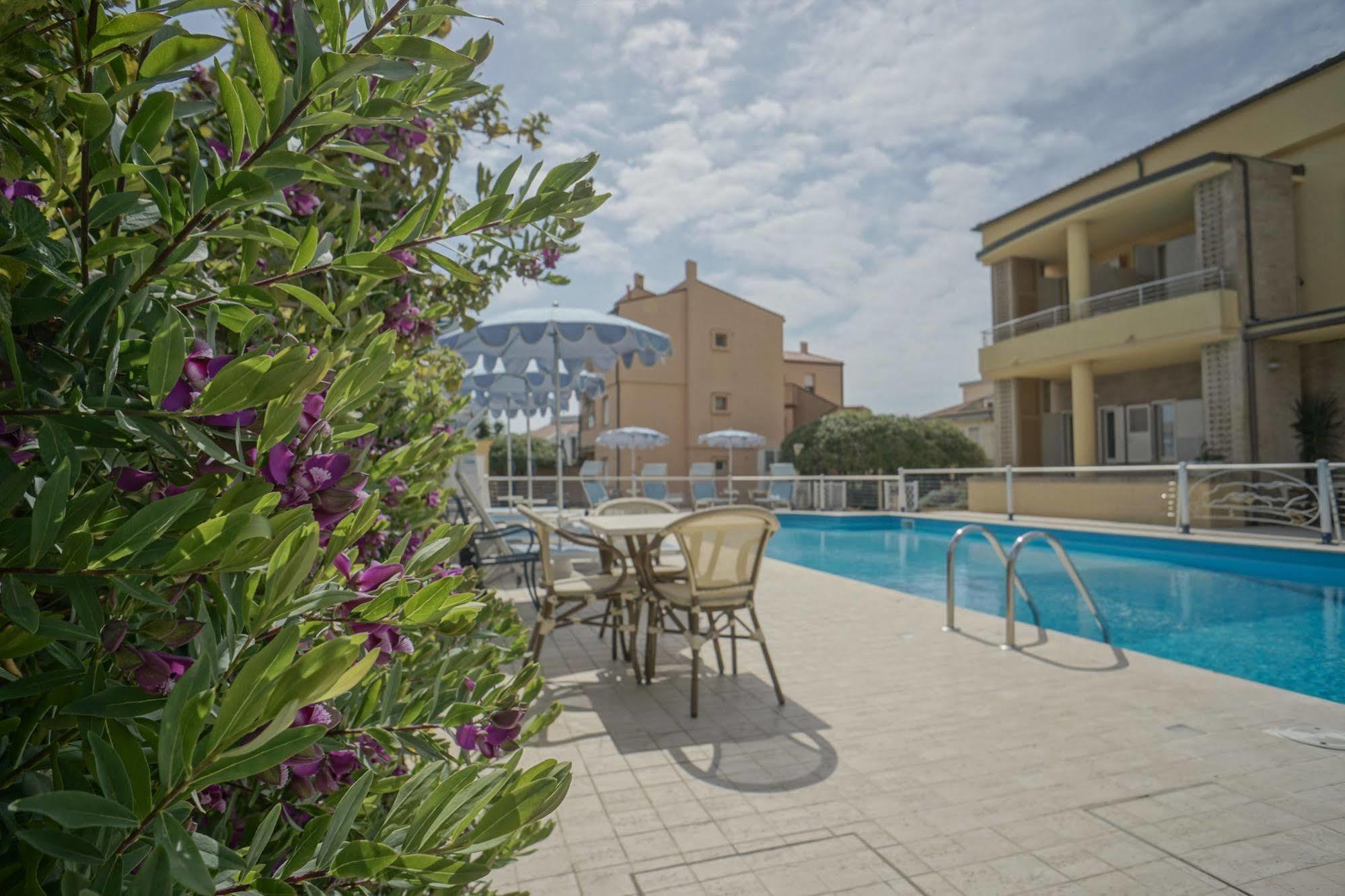 Hotel Residence Il Conero 2 Numana Exterior foto